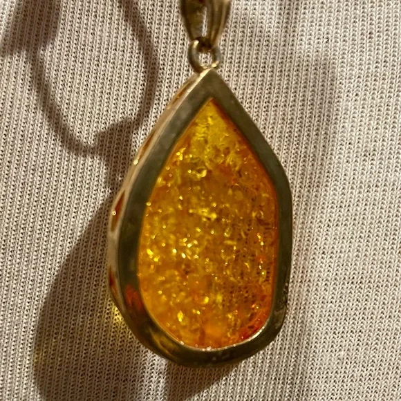 Teardrop Pendant with Yellow Stone in 20” Beaded Necklace - Picture 4 of 6